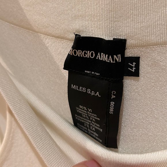 sateen off-the-shoulder tank top - Picture 4 of 4